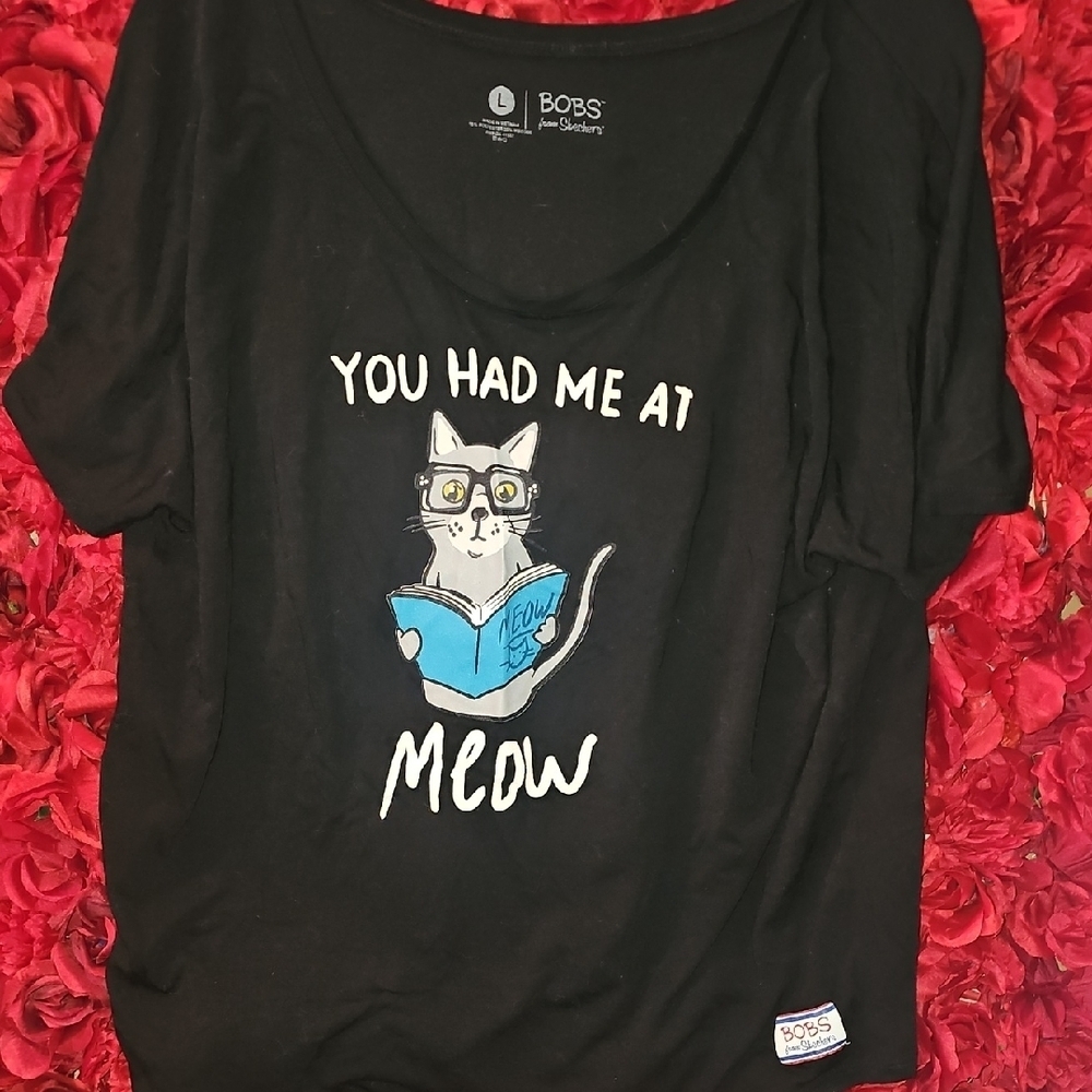 Skechers Women's Black Cat Reading T-Shirt Size Large